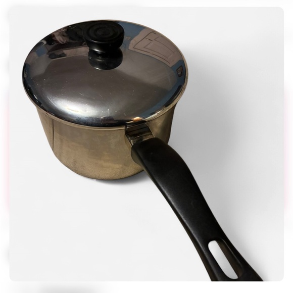 Vintage Revere Ware 3qt saucepan - Picture 2 of 4